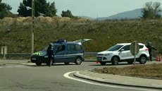 Policejní zásah v mst Tr&#232;bes na jihu Francie (23. bezna 2018)