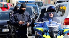 Policejní zásah ve mst Trebes na jihu Francie, kde islamista drel nkolik...