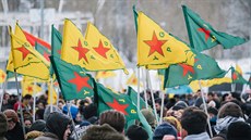 Hannover. Kurdská demonstrace proti turecké vojenské operaci v Afrínu (17....
