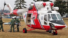Testovací pistání vrtulníku Letecké záchranné sluby (LZS) Lín. Inscenovaný...