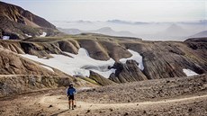 Zaátek duhových hor ped Landmannalaugarem.