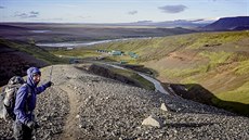 Nejvtí vesnice kterou jsme za celou cestu potkali. Kerlingarfjöll. Asi 1 km...