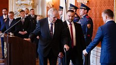 Prezident republiky Milo� Zeman ud�lil na Pra�ském hrad� státní vyznamenání...