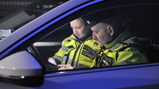 Ka�dého �idi�e si policisté rovn� prov��ili a zkontrolovali pot�ebné doklady....