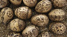 „Na dřevěná vypalovaná vajíčka, která jsou nejžádanější, protože jsou...