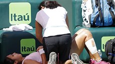 Zraněná kazašská tenistka Zarina Dijasová.