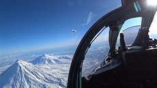 Cviný vojenský let námoního letectva pes severní pól
