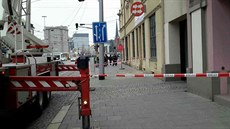 Z domu v centru Olomouce spadlo na chodník několik cihel, nikdo z kolemjdoucích...
