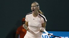 Petra Kvitová se na turnaji v Miami raduje z povedeného úderu proti Sofii...