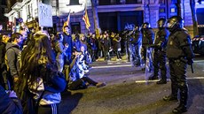 Pi nedlních protestech v Barcelon dolo ke stetm separatist s policejními...