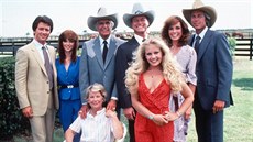 Hvzdy seriálu Dallas: Patrick Duffy, Victoria Principalová, Jim Davis, Larry...