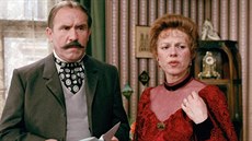 Petr Náro�ný a Iva Jan�urová v seriálu Cirkus Humberto (1988)
