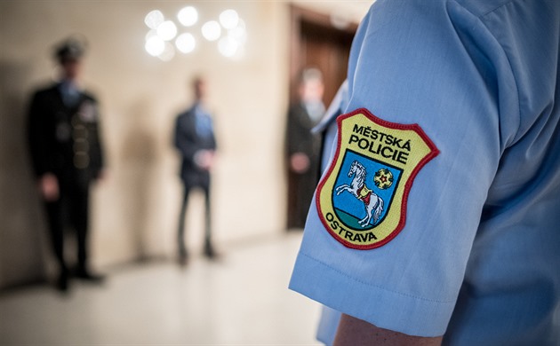 Městské policie stále složitěji shánějí nové strážníky, hrozí generační krize