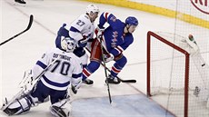 Filip Chytil dává v dresu New York Rangers svj první gól v NHL, pekonává...