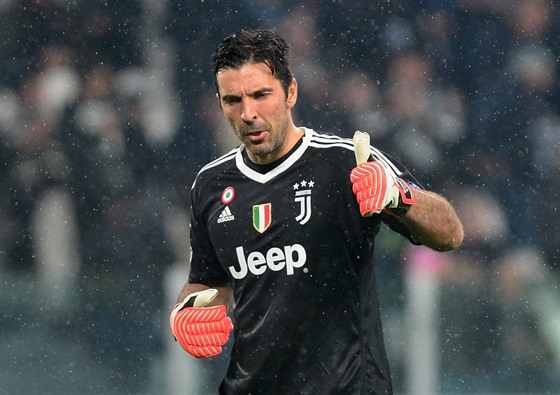 Branká Juventusu Gianluigi Buffon pi zápase Ligy mistr s Realem Madrid.