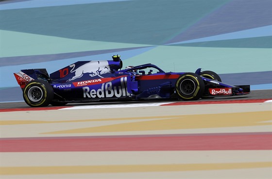 Pierre Gasly z Toro Rosso bhem tréninku v Bahrajnu