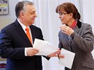 Maarský premiér Viktor Orbán s manelkou Anikó Lévaiovou odvolili v Budapeti...