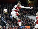 Aaron Ramsey z Arsenalu dává nádherný gól v utkání s CSKA Moskva.