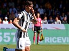 Paulo Dybala (Juventus) slaví jednu ze svých branek proti Beneventu.