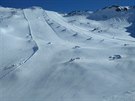 Skiarénu na Mölltalském ledovci obklopují velehory vysoké i více ne 3 tisíce...