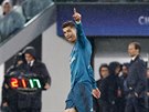 Útoník Cristiano Ronaldo z Realu Madrid v utkání tvrtfinále Ligy mistr s...