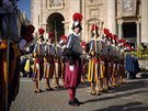 lenové výcarské gardy bhem velikononí me ve Vatikánu