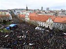 Lidé v Bratislav protestují v reakci na vradu investigativního novináe Jána...