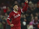 Liverpoolský  Alex Oxlade-Chamberlain  slaví gól úvodním &#269;tvrtfinále Ligy...