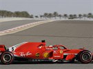 Sebastian Vettel ze stáje Ferrari v kvalifikaci Velké ceny Bahrajnu formule 1
