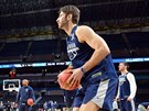 Basketbalisté Villanovy se rozcviují ped semifinále turnaje NCAA v hale...