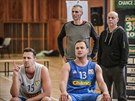 Reprezentaní trenéi Zbynk Choleva (vlevo nahoe) a Michal Kruk na turnaji...