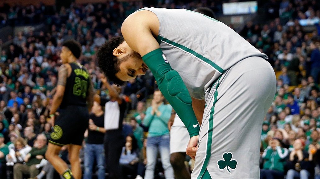 Shane Larkin z Bostonu je zklamaný z porá�ky s Atlantou.