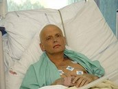 Alexander Litviněnko v londýnské nemocnici.