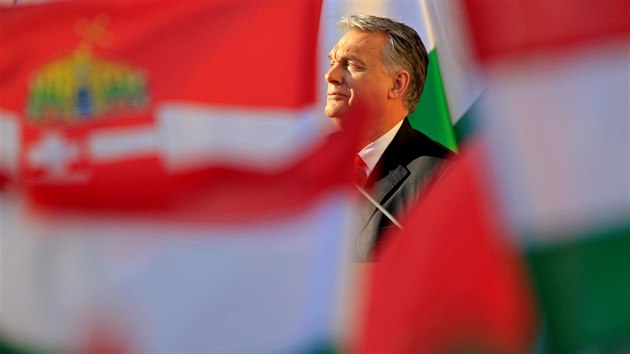 Maarský premiér Viktor Orbán na pedvolebním mítinku v Székesfehérváru (6....