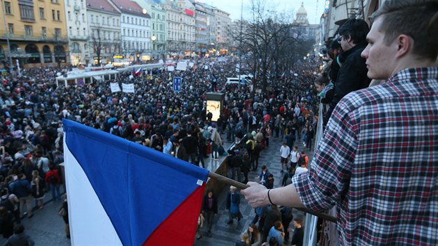 Demonstrace proti Andreji Babiovi na Vclavskm nmst