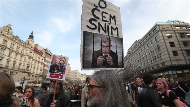 Protest na Vclavskm nmst v Praze proti premirovi v demisi Andreji Babiovi