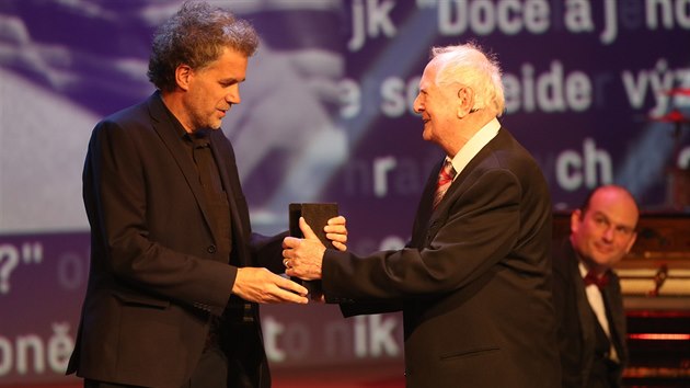 Cenu v kategorii objev roku si převzal Marek Švehla za knihu Magor a jeho doba. (4. dubna 2018)
