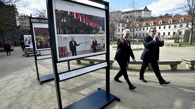 Ve Valdtejnsk zahrad Sentu Parlamentu R v Praze byla  zahjena vstava fotografi Okamiky stolet ke 100. vro zaloen TK, kter pipad na 28. jna. Vstava potrv do 18. kvtna (5. dubna 2018).