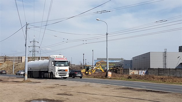 Přestavba domažlické železniční trati a přilehlé hlavní silnice na okraji Plzně spolkne více než miliardu korun. (4. dubna 2018)