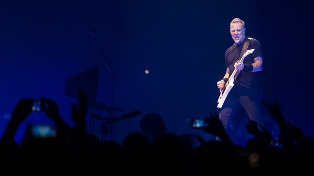 James Hetfield z Metalliky na koncertu z Worldwired Tour v pražské O2 areně (2. dubna 2018)