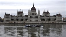 Budova maarského parlamentu v Budapeti (6. dubna 2018)