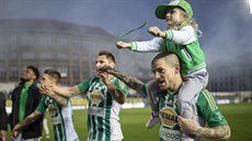 Fotbalisté Bohemians slaví pekvapivou výhru nad Plzní.