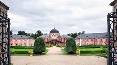 Během natáčení se zámek změnil v sídlo prince Petra Svojtky.