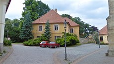Dům u zámeckého parku ve Slatiňanech