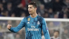 Cristiano Ronaldo, hlavní hvězda úvodního čtvrtfinále Ligy mistrů mezi...