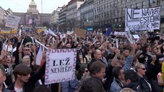 Demonstrace proti Andreji Babiovi na Václavském námstí