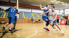 Ctirad Klimánek (13) na turnaji eské Tour v basketbalu 3x3 v Lounech.