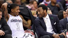 Bradley Beal (vlevo) a John Wall eí hru Washingtonu.