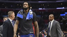 DeAndre Jordan z LA Clippers a jeho trenér Doc Rivers zklamaní z prohry s...