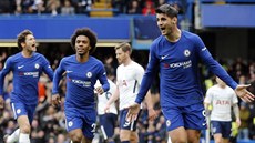 Útočník Alvaro Morata se raduje z úvodní branky Chelsea během zápasu anglické...